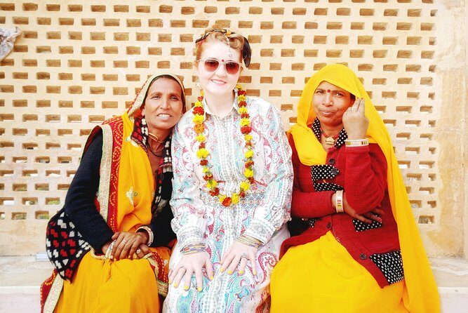Jaipur Sightseeing and Shopping: Guided Tour by Private Car - Inside the City Palace