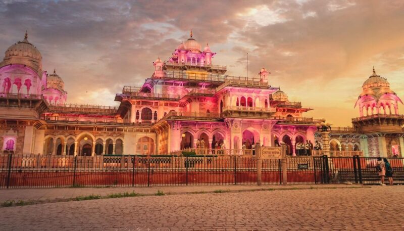 Jaipur Sightseeing by Tuk-Tuk: Temples, Palaces & Markets - Key Points