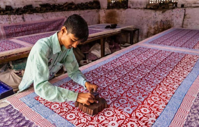 Jaipur's Artisan's Trail: A Walking Tour with Local Artisans - Key Points