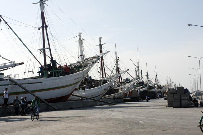 Jakarta Half-Day Guided Tour with a Private Fun Local Host - A Deep Dive into the Experience