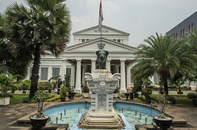 Jakarta: Miniature Park, National Museum & Traditional House Tour - FAQ