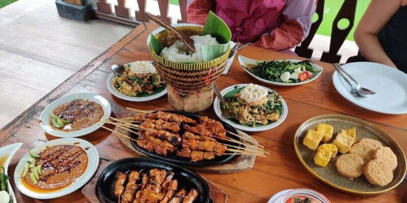 Jakarta: Volcano, Tea/Rice Fields, Hot Spring, Local Food - Practical Details and Travel Tips