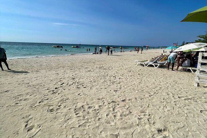 Jamaica Adventure: Bamboo Rafting, Negril Beach & Rick's Sunset - The Experience and Group Dynamics