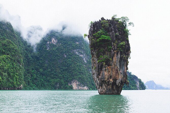James Bond + Hong Islands + Sightseeing + Canoe - What Do Reviewers Say?
