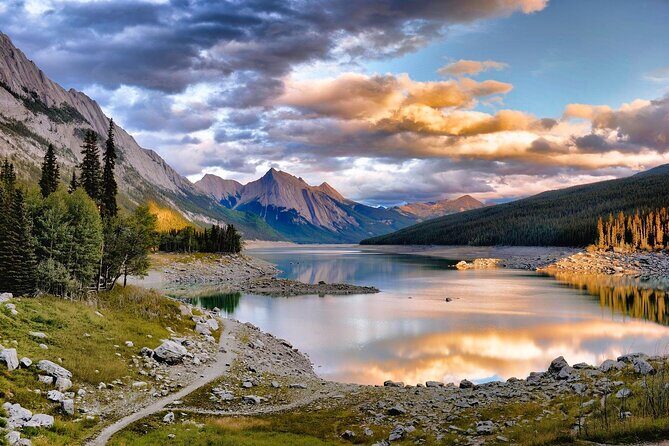 Jasper National Park Tour: Maligne Valley, Medicine Lake and Spirit Island - FAQ