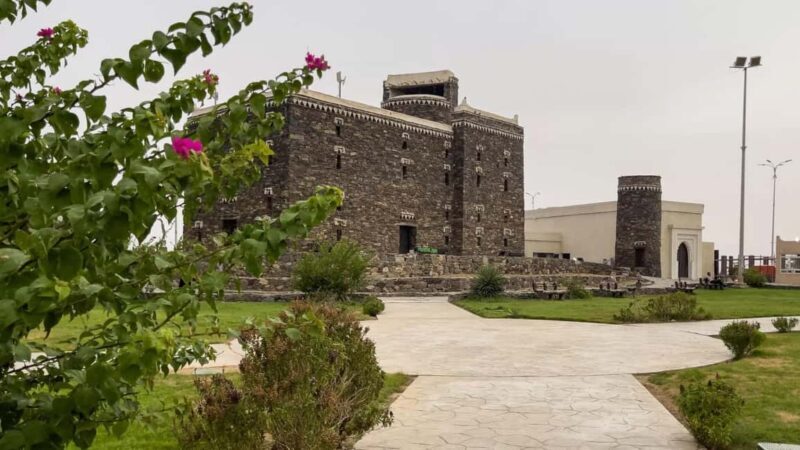 Jazan: Wadi Lajab, Black Mountain, and Heritage Village Tour - Conquering Black Mountain: Panoramas and Traditional Terraces