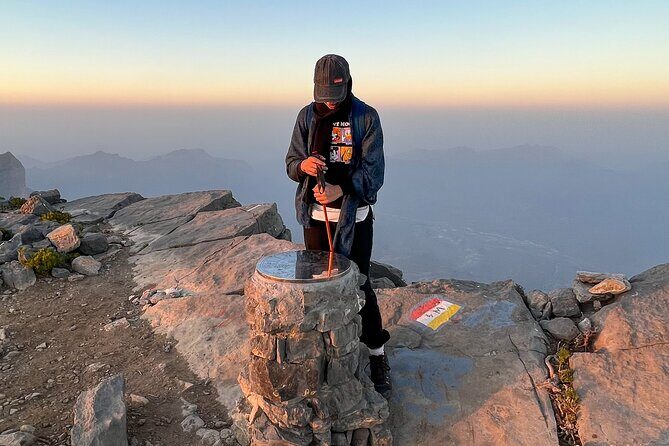 Jebel Shams summit W4 - The Overview: What’s the Experience?