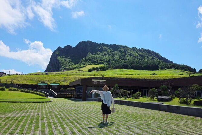 Jeju Island UNESCO Heritage Bus Tour - Key Points