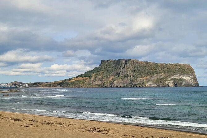 Jeju Island UNESCO small group Join tour(Taxi, van & bus) - Key Points