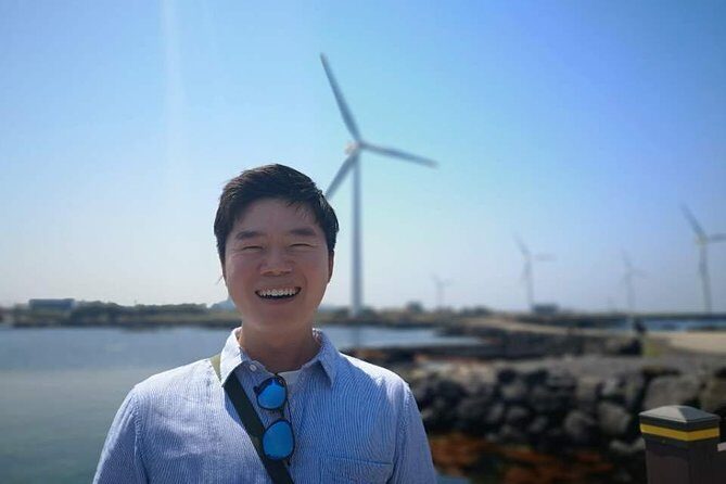 Jeju island: Van tour with a guide who the most loves JEJU - Introduction