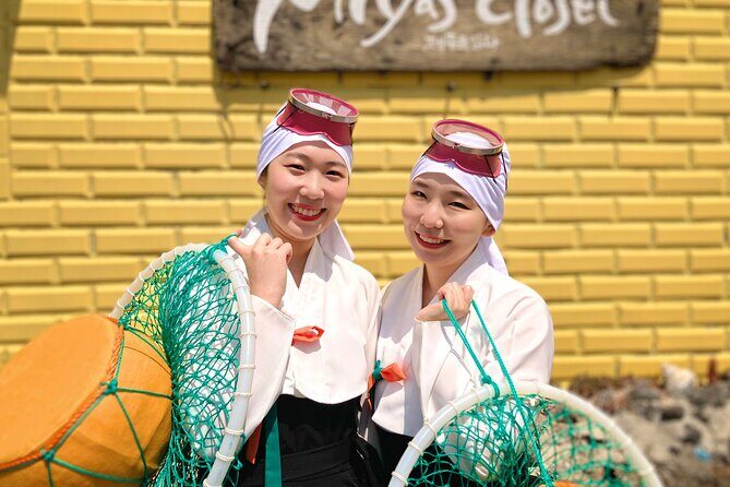 [Jeju] Private Photoshoot with Traditional pearl diver Haenyeo Costume - Is It Worth the Price?