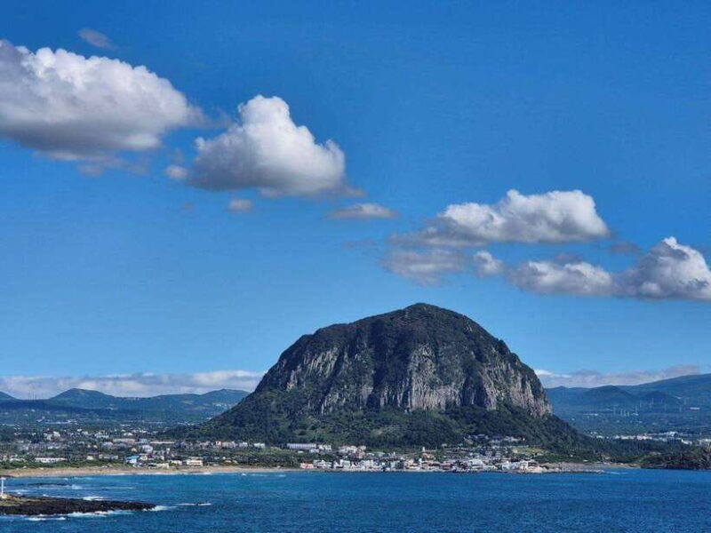 Jeju: Private Tour with an English Guide and a Vehicle - An In-Depth Look at the Jeju Private Tour Experience