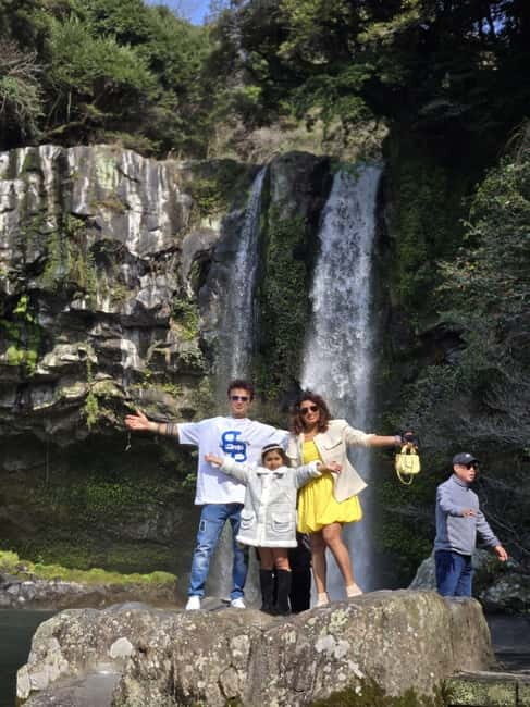 Jeju: West & South Full-Day Authentic Tour - Seamless Pickup and Starting Your Adventure