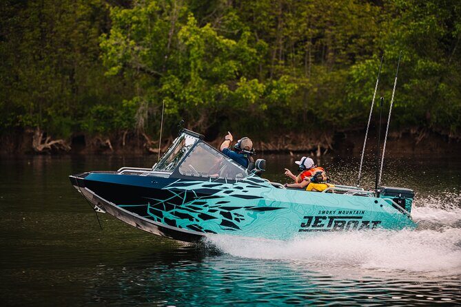 Jet Boat Adventure in the Smoky Moutains Island Pointe Tour - What Sets This Tour Apart?