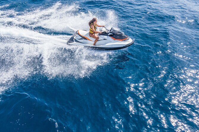 Jet Ski Adventure Exploring Cayos and Natural Pools - An Enthusiastic Look at the Jet Ski Adventure