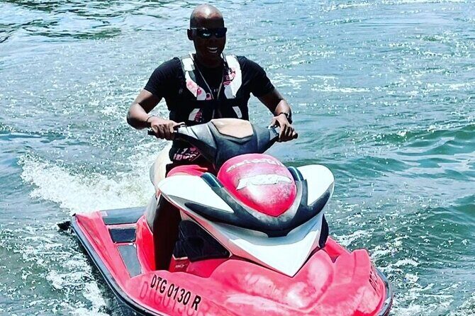 Jet Ski/ Parasailig Water Activity in Montego Bay Jamaica. - A Closer Look at the Tour