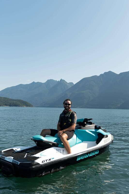 Jetski to Bowen Island, incl beer, wine, coffee or icecream - Key Points