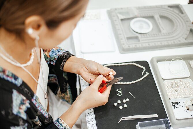 Jewelry Small Group Masterclass - A Close Look at the Jewelry Masterclass Experience