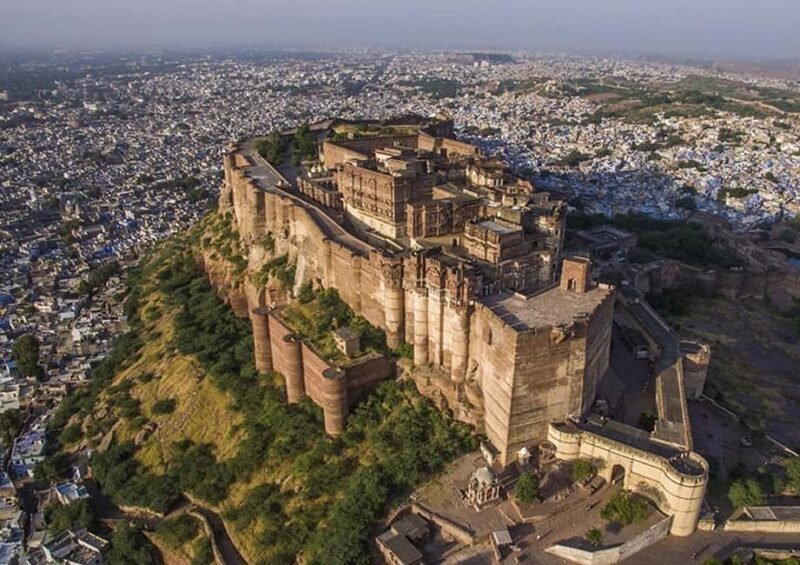 Jodhpur: Mehrangarh & Udaipur Lakeside 2-Day Tour with Lunch - Key Points