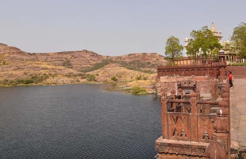 Jodhpur: Mehrangarh & Udaipur Lakeside 2-Day Tour with Lunch - What Makes This Tour Stand Out