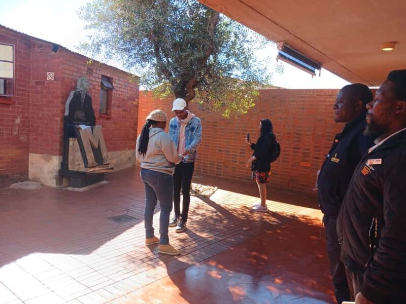 Johannesburg: Soweto half day Private tour - Transport and Group Size