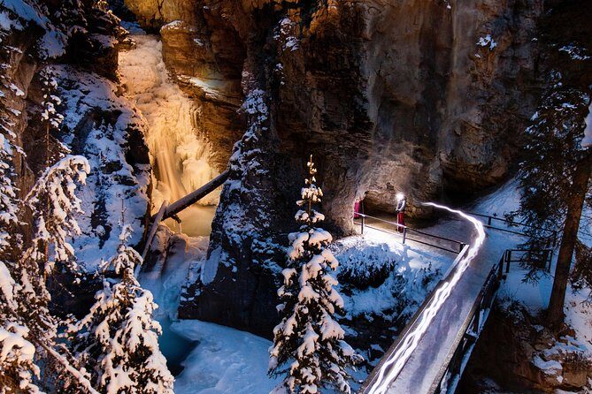 Johnston Canyon Evening Icewalk - How the Tour Starts