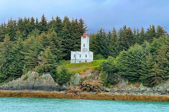 Juneau Lighthouse Tours - Whale watching & Lighthouse Combo - The Sum Up
