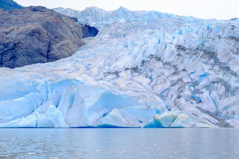 Juneau: Mendenhall Lake Canoe Tour - An Overview of the Experience