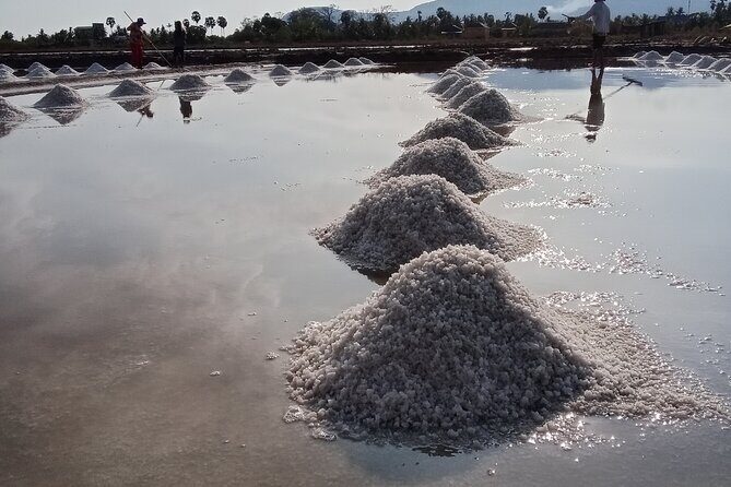 KAMPOT- Pepper farm .Cave . Secret Lake & salt fields - Key Points