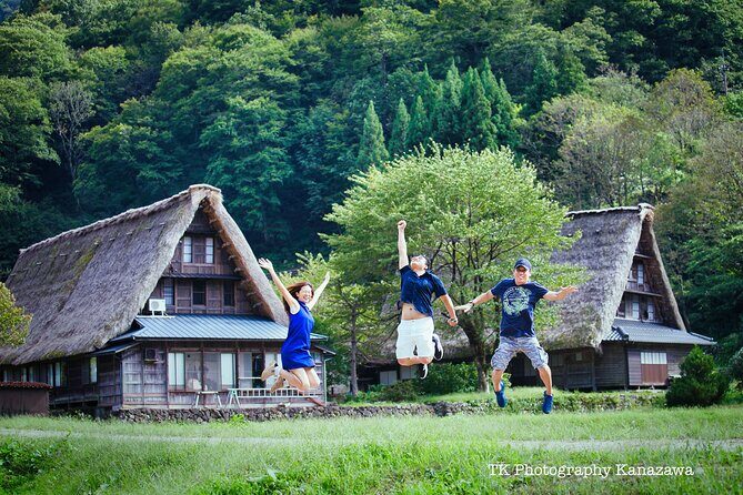 Kanazawa and Gokayama/Photoshoot by professional photographer - Exploring Kanazawa and Gokayama with a Professional Photographer