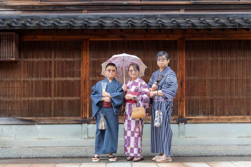 Kanazawa: Private Tour with Photographer and Photoshoot - FAQs