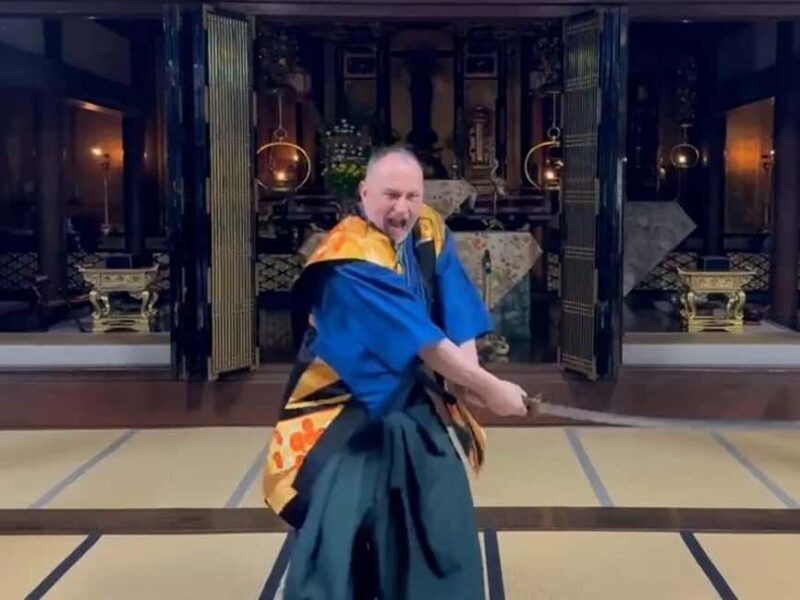Kanazawa: Samurai Swordsmanship Lesson at a rented temple - Key Points