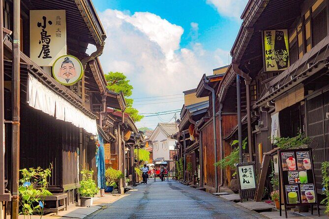 Kanazawa to Shirakawago to Takayama: English Speaking Driver Only - Key Points