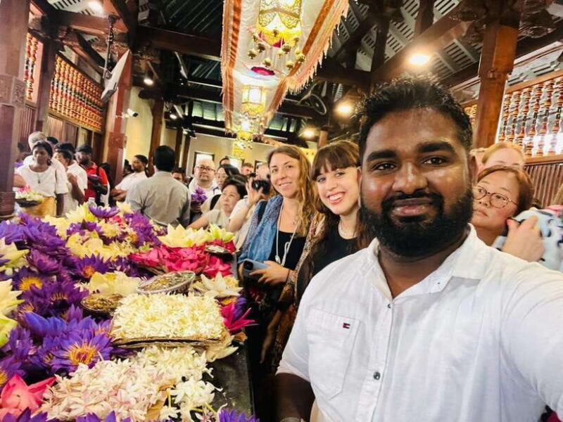 Kandy City Tour: UNESCO heritage city and temple visit - Key Points