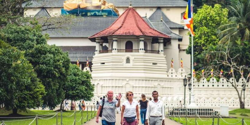 Kandy: Private Guided City Tours by Tuk Tuk Sightseeing Tour - What to Expect from the Tour