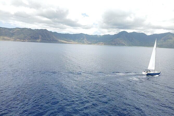 Kanoa Yacht Charter: 2-Hour Sail off Waikiki - The Experience: Scenic Sailing, Food, and Adventure