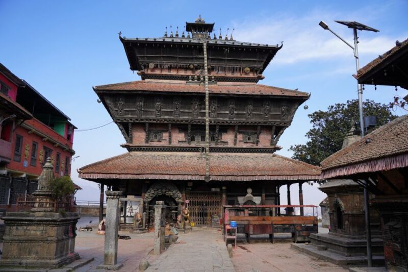 Kathmandu: Full-Day UNESCO Sightseeing Tour with Transfers - Boudhanath Stupa: A Buddhist Sanctuary