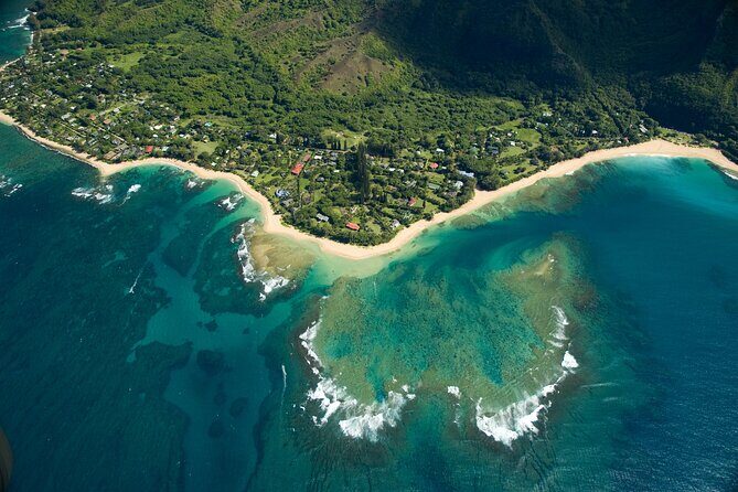 Kauai Airplane Tour: Na Pali Coast, Waterfalls & Window Seats - Deep Dive into the Itinerary