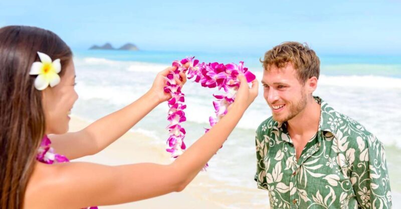Kauai: Lihue Airport Honeymoon Lei Greeting - Who Should Consider This Experience?