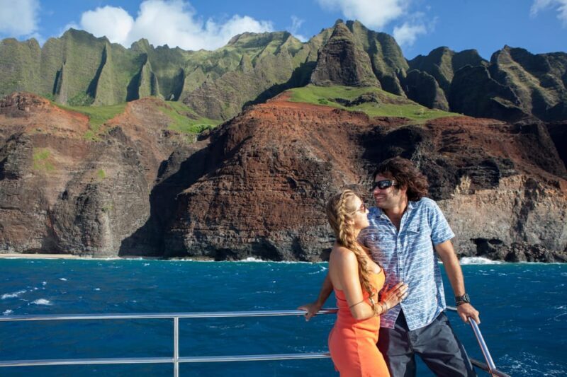 Kauai: Napali Sunset Dinner Cruise - An In-Depth Look at the Napali Sunset Dinner Cruise