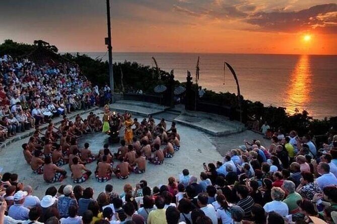 Kecak fire dance in Uluwatu - What Is the Tour All About?