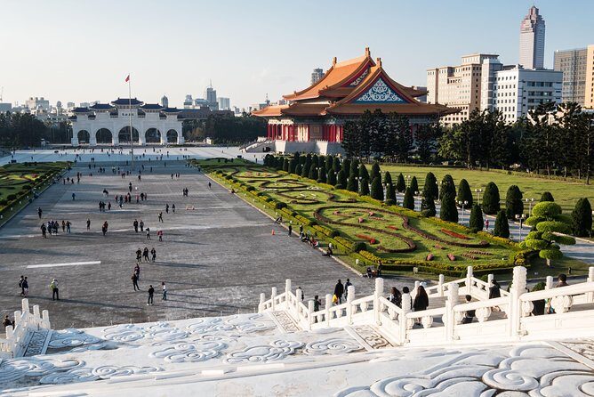 Keelung Shore Excursion: Xiangshan Hiking & Classic Taipei Culture Private Tour - Practical Details and What to Expect