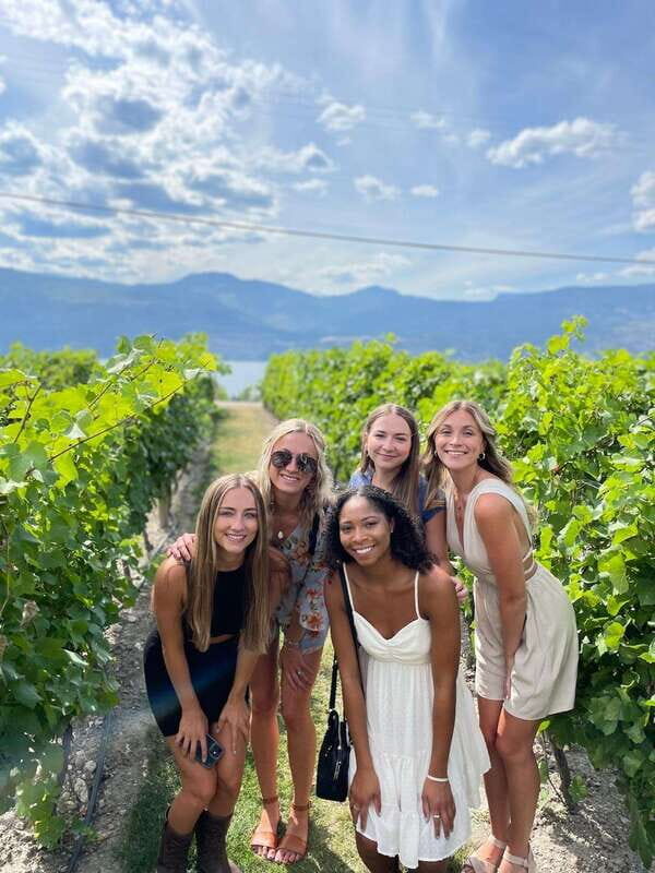 Kelowna: East Kelowna Full Day Guided Wine Tour - An In-Depth Look at the East Kelowna Wine Tour