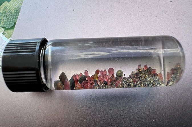 Kelowna Scenic Canyon Gold Panning Experience - Authenticity and Engagement