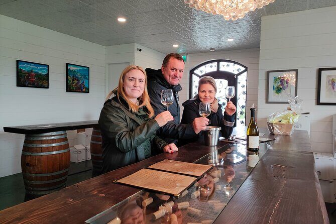 Kelowna Wine Tour by E-bike, Okanagan Valley Views and Lunch - FAQ