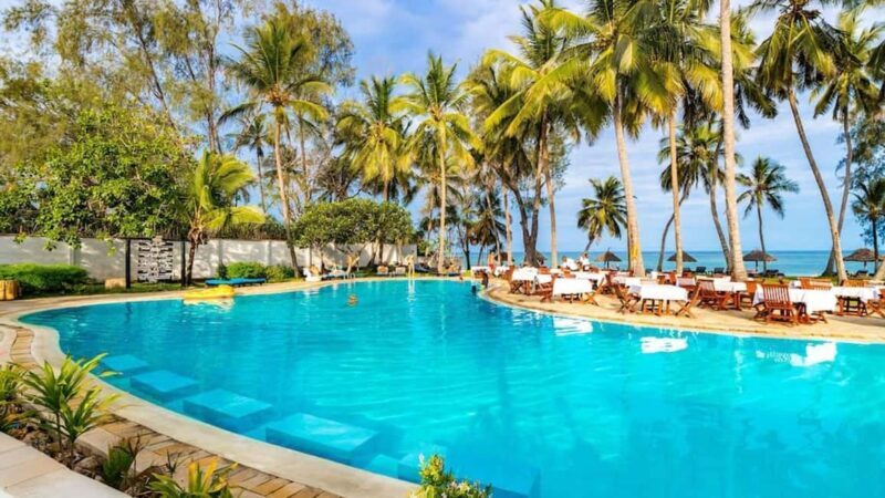 Kenya: 14-Day Best Wildlife Safari and Beach Holiday Safari - Key Points