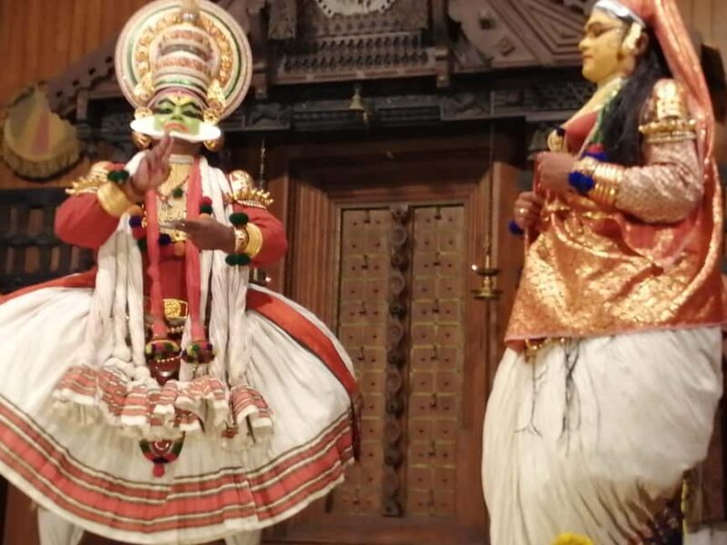 Kerala:-02 Days Cochin Sightseeing with Kathakali Dance Show - A Closer Look at the Itinerary