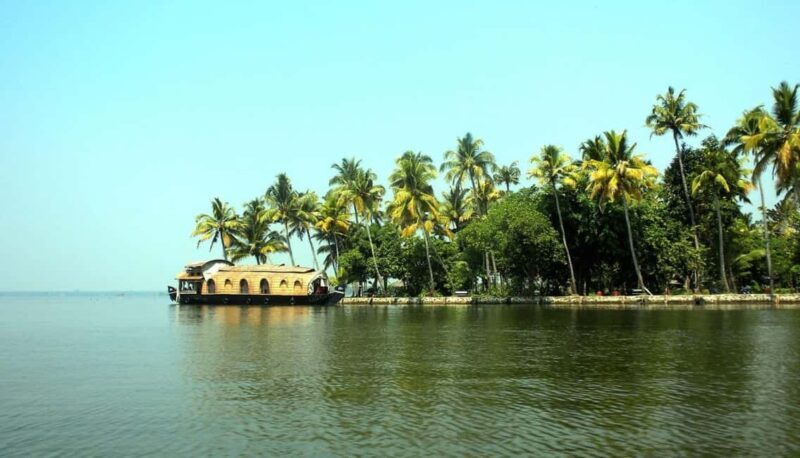 Kerala:- 03 Days Kumarakom & Alleppey Houseboat Cruise Tour - Day 1: Arrival in Kerala and Kumarakom’s Charm