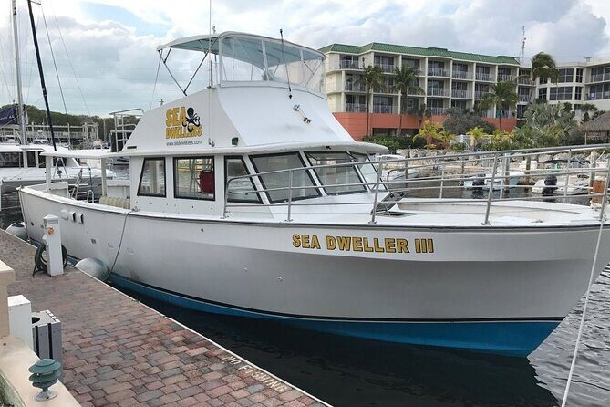 Key Largo Scuba Trip, 2 Location - 65 Min Per Site - Dive Into the Clear Waters of Key Largo with Sea Dwellers’ 2-Site Scuba Trip