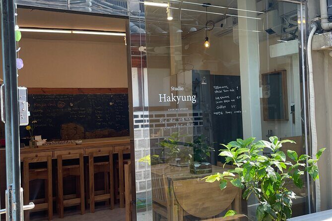 Kimchi class with Chef Hakyung near Gyeongbokgung place - The Sum Up